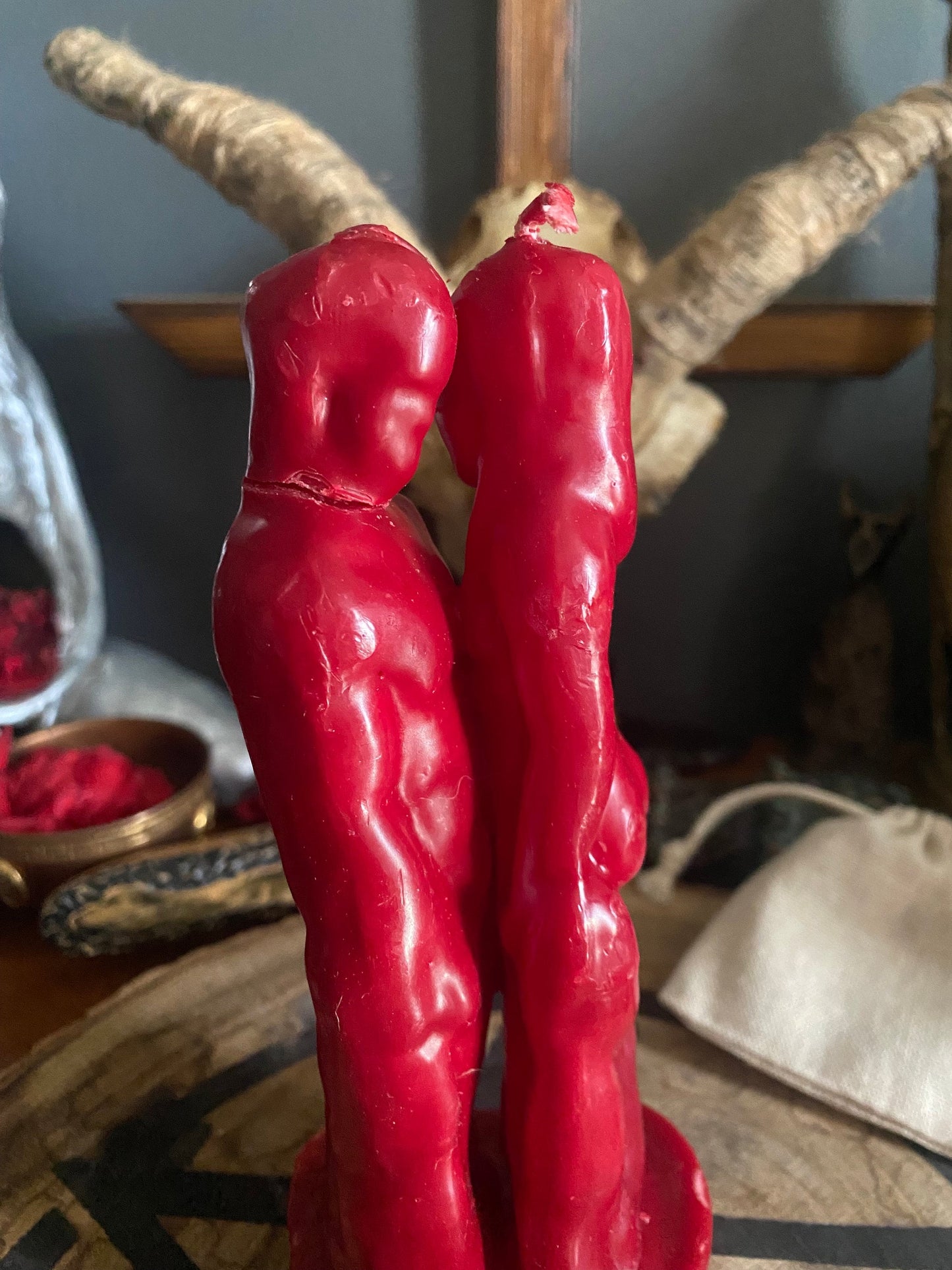 Union Face to Face Red Figure Candle
